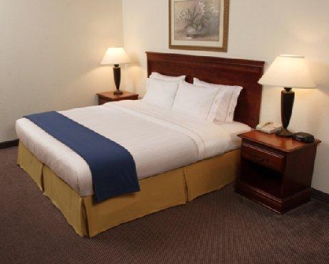 Holiday Express & By Ihg 2*