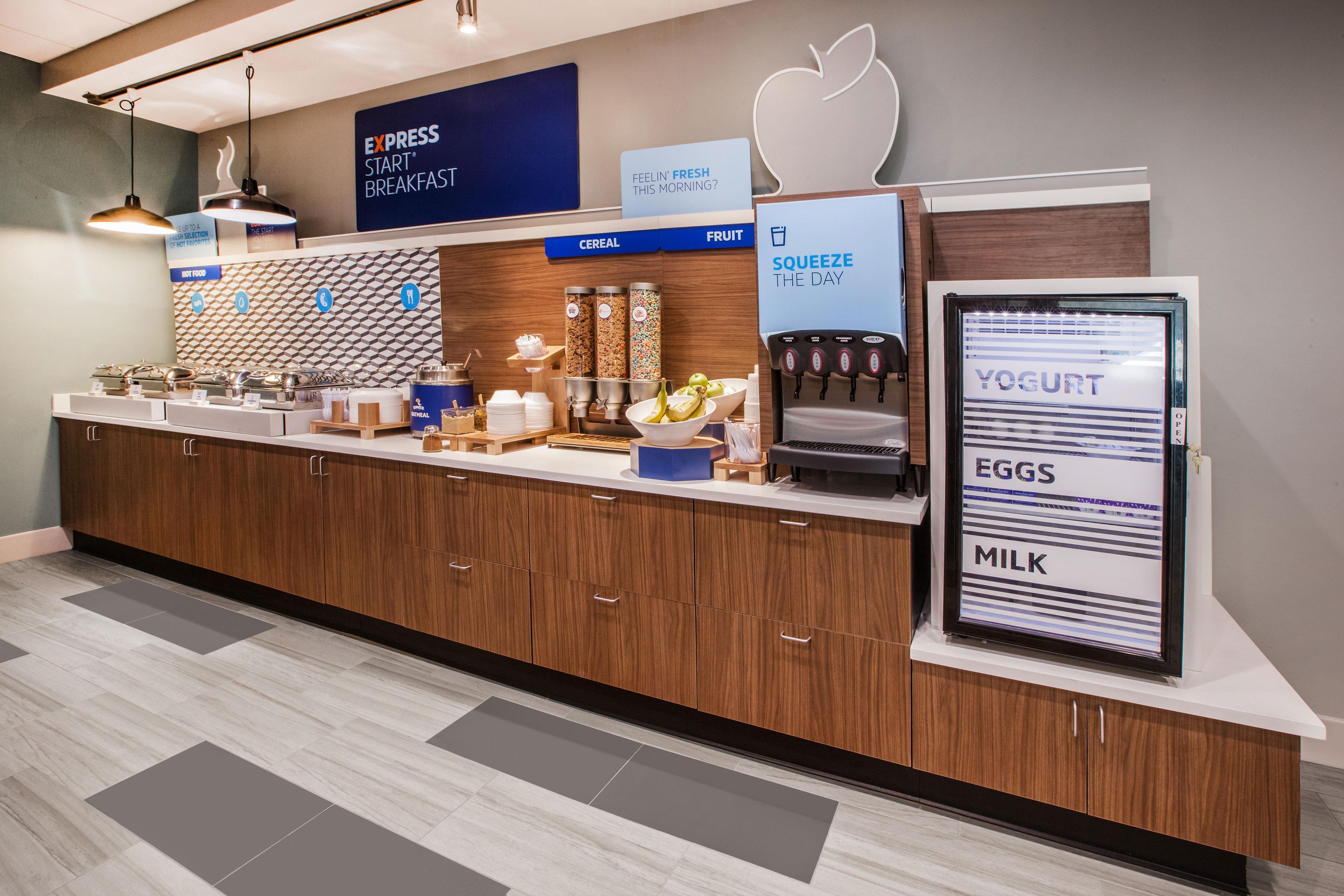 Hotel Express & By Ihg Brady