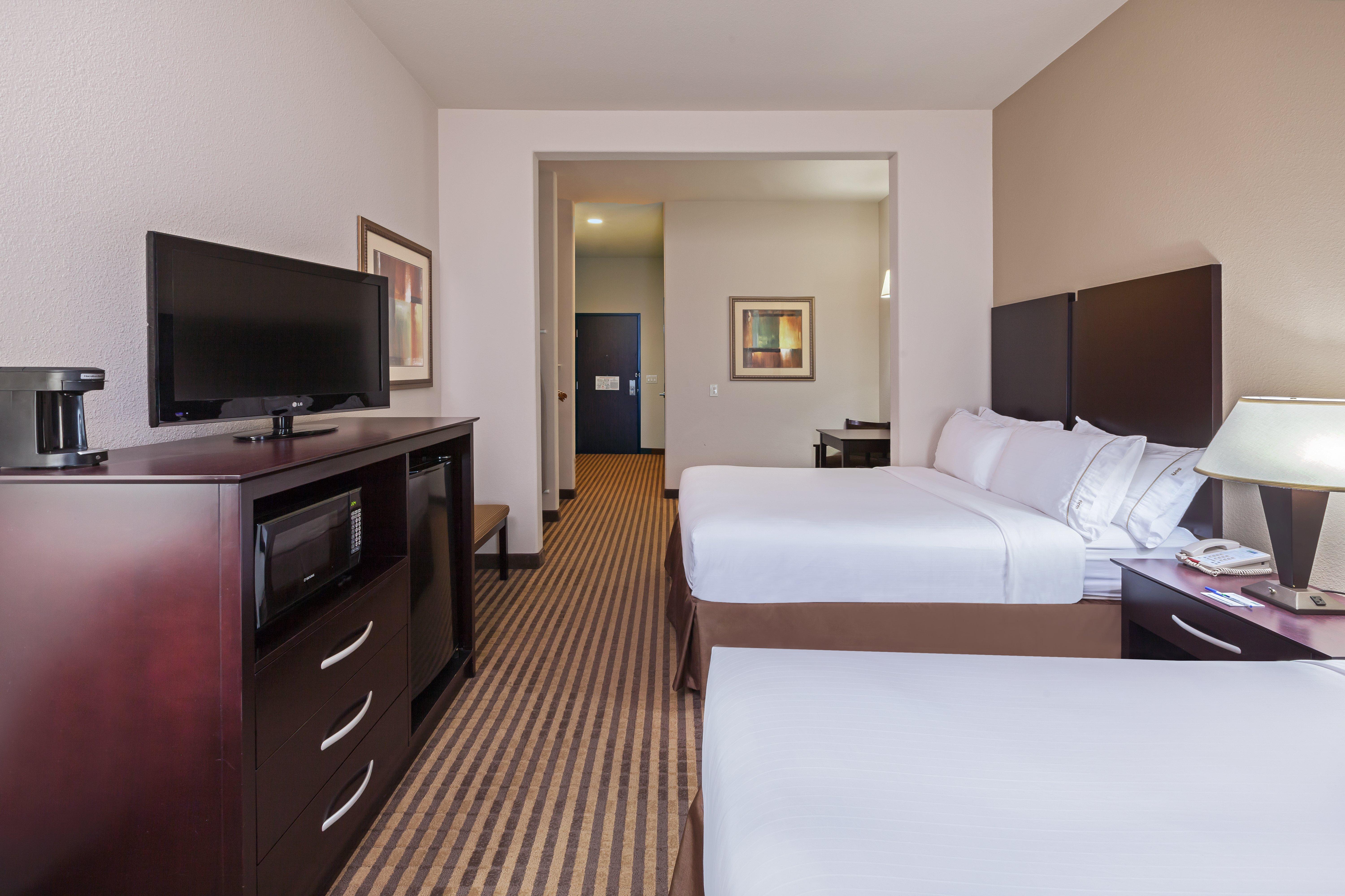 Holiday Express & By Ihg Hotel Brady