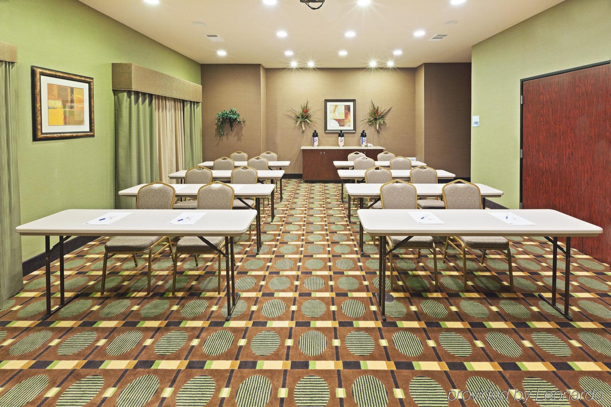 Express & By Ihg 2* Brady