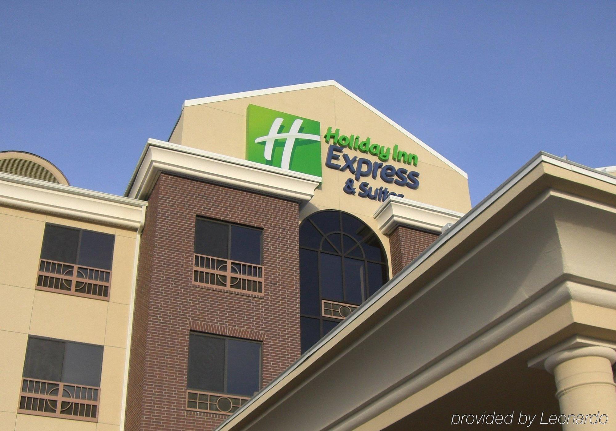 Express & By Ihg Hotel 2*