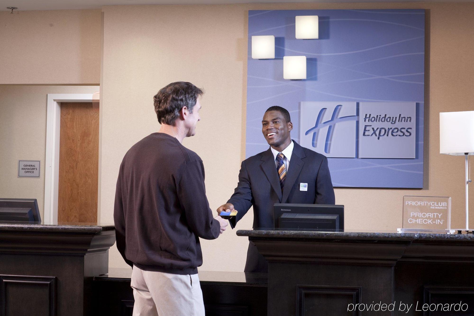 Express & By Ihg 2* Brady
