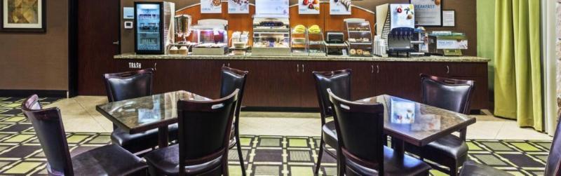 Express & By Ihg 2* Brady