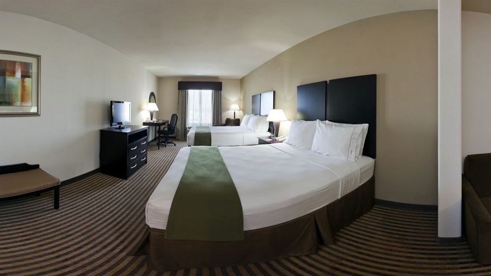 Hotel Express & By Ihg Brady