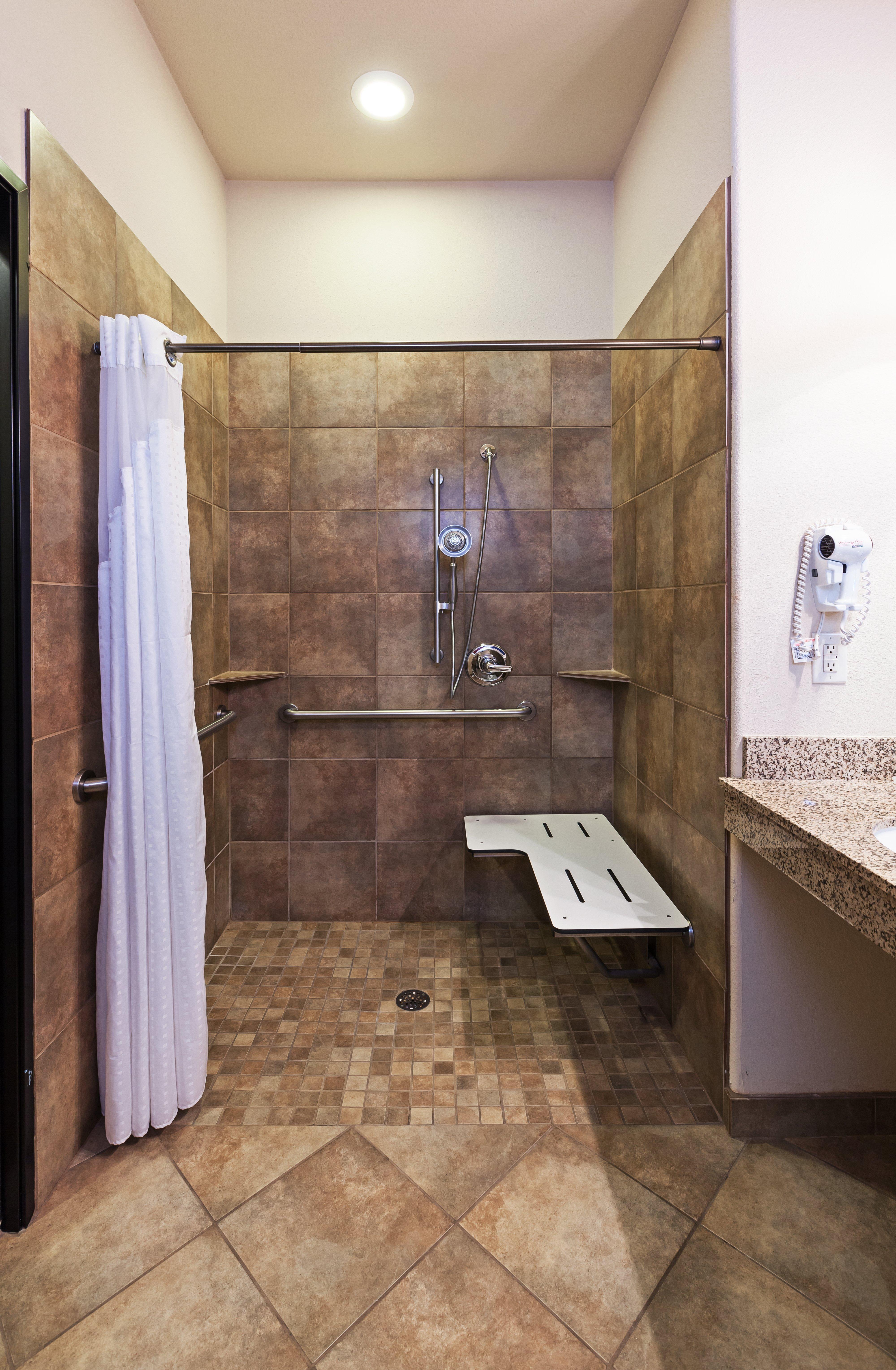 Holiday Express & By Ihg Hotel Brady